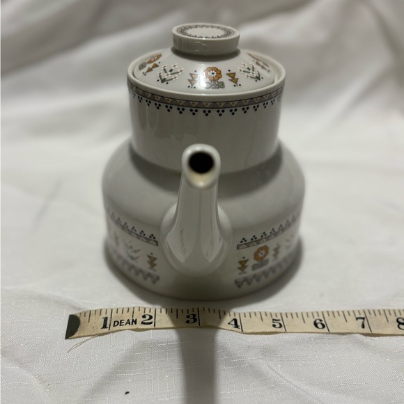 Vintage Royal Doulton “Kimberley” Teapot - Picture 2 of 6